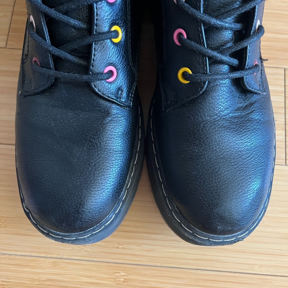 Black combat boots Size 11 multicolored eyelets - Picture 2 of 7